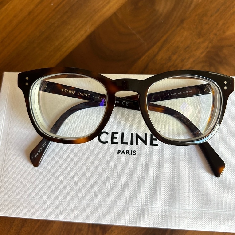 Timelessly Sytlish Celine Tortoiseshell Glasses Unisex